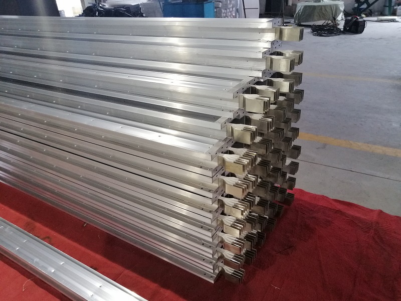 密集型母線(xiàn)槽 密集型母線(xiàn)槽